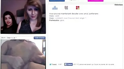 ความงาม masturbates บนออตโตมันด้วยนิ้วเท้าของเธอ วีดีโอ โป้ xxx