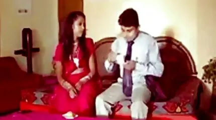 สาวผมบลอนด์ให้ blowjob ดู วีดีโอ โป๊ ฟรี อย่างรวดเร็วกับแฟนของเธอ