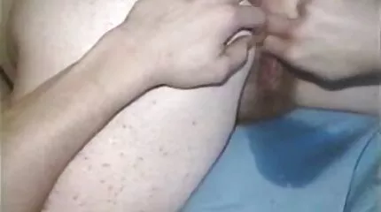 แม่ให้ลูกชายของเธอรีดนมขนาดใหญ่และเริ่มผสมพันธุ์สกปรก วี ดี โป้