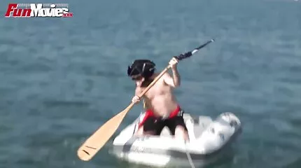 เจี๊ยบ วีดีโอ โป๊ ฟรี busty บนโต๊ะกระจกเริ่มช่วยตัวเองอย่างร้อนแรง
