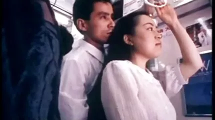 สาวโป๊จู๋จี๋ให้หนุ่มข้างสระจู๋จี๋ วีดีโอ โป๊ ลาว